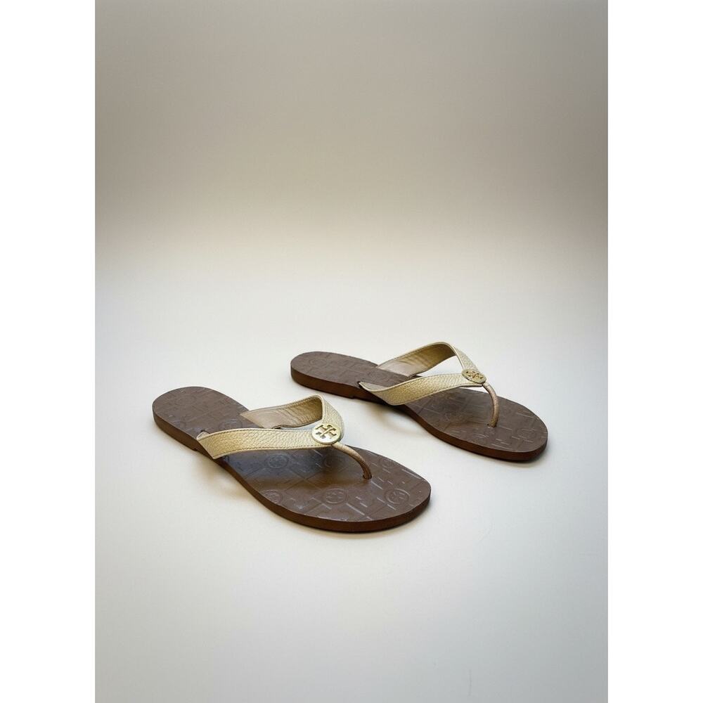 Tory Burch Gold Leather Medallion Logo Thong Sandals Flip Flops Sz 8.5 - Picture 9 of 10